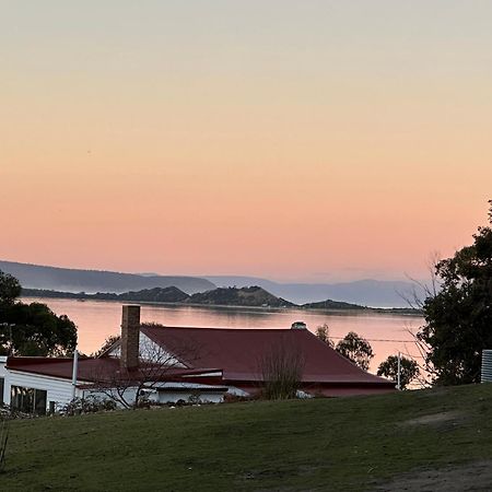 Wylah Cottage For A Peaceful Bruny Island Escape With Water Views, Fireplace & Wallabies Simpsons Bay المظهر الخارجي الصورة